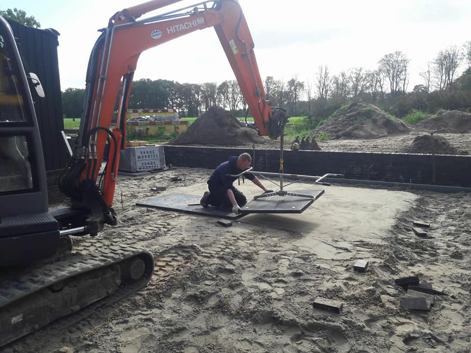 Bijsterbosch Hoveniersbedrijf aan het werk in een tuin